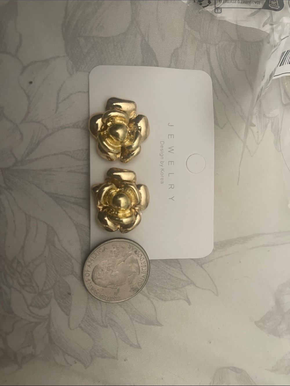 Source Unknown Gold Floral post Earrings